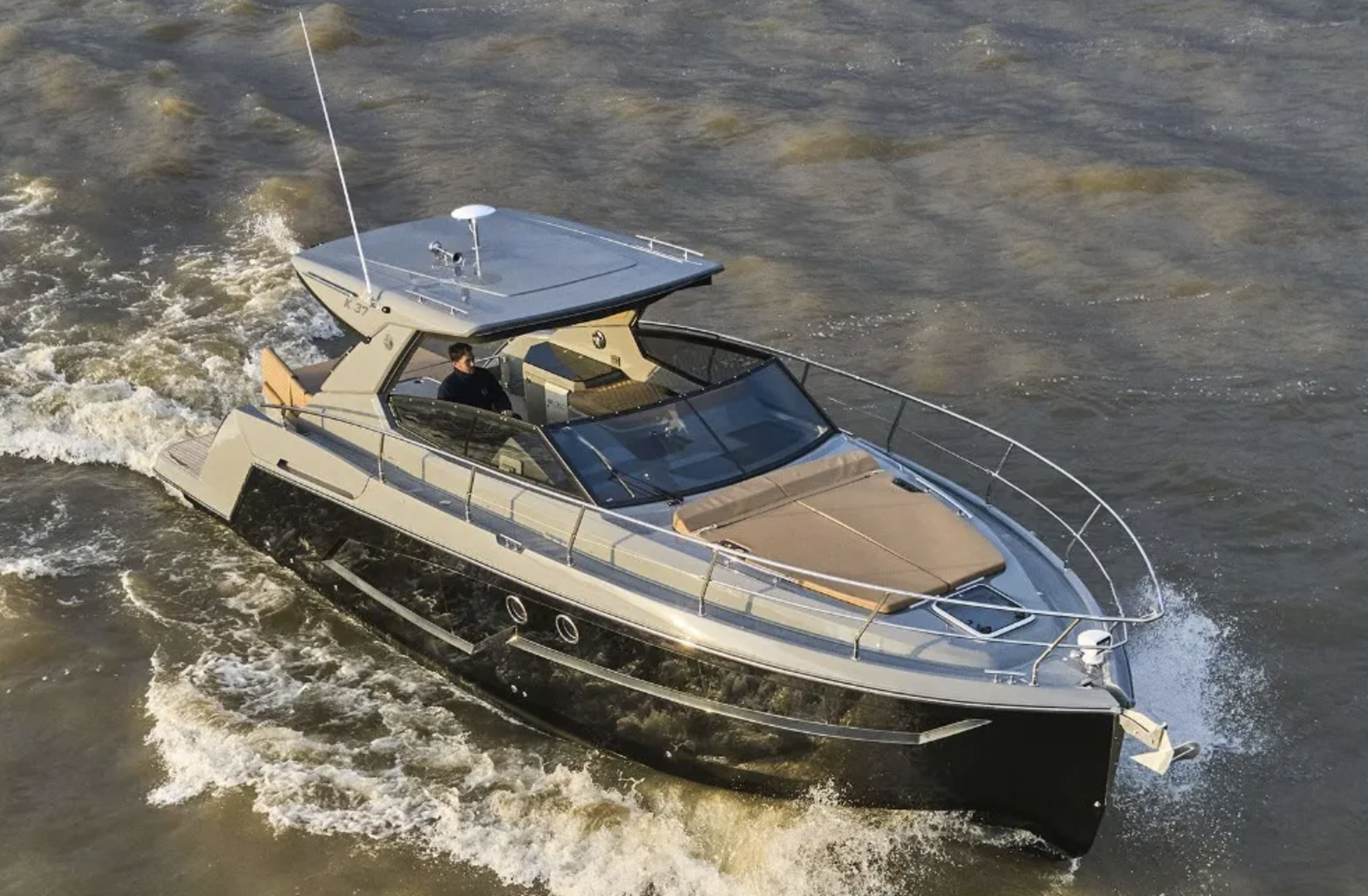 Day Cruiser Klase A 37