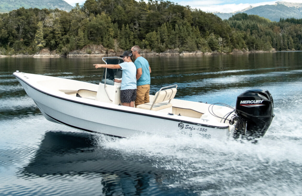 Lancha Tracker Bermuda Safari 550