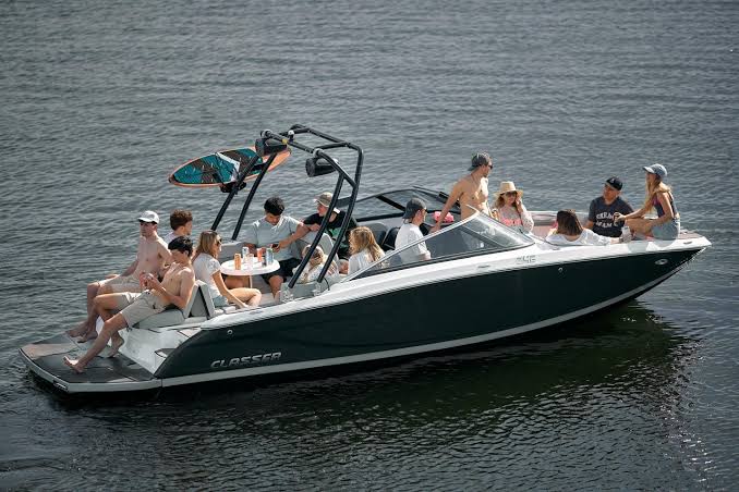 Lancha Open Classer 246 Surf