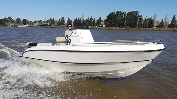 Silver 210 Fisher – Lancha Open de Pesca 21 Pies
