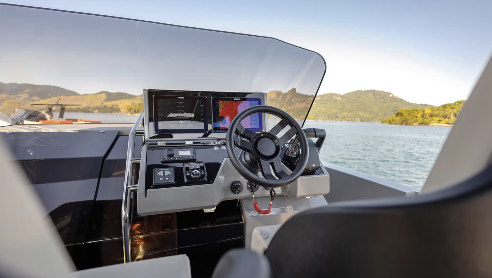 De Antonio D32 – Lancha Walk Around 32 Pies | Hasta 600 HP, foto 3