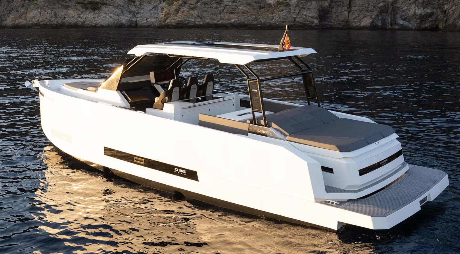De Antonio D36 – Lancha Walk Around 36 Pies | Hasta 900 HP, foto 3