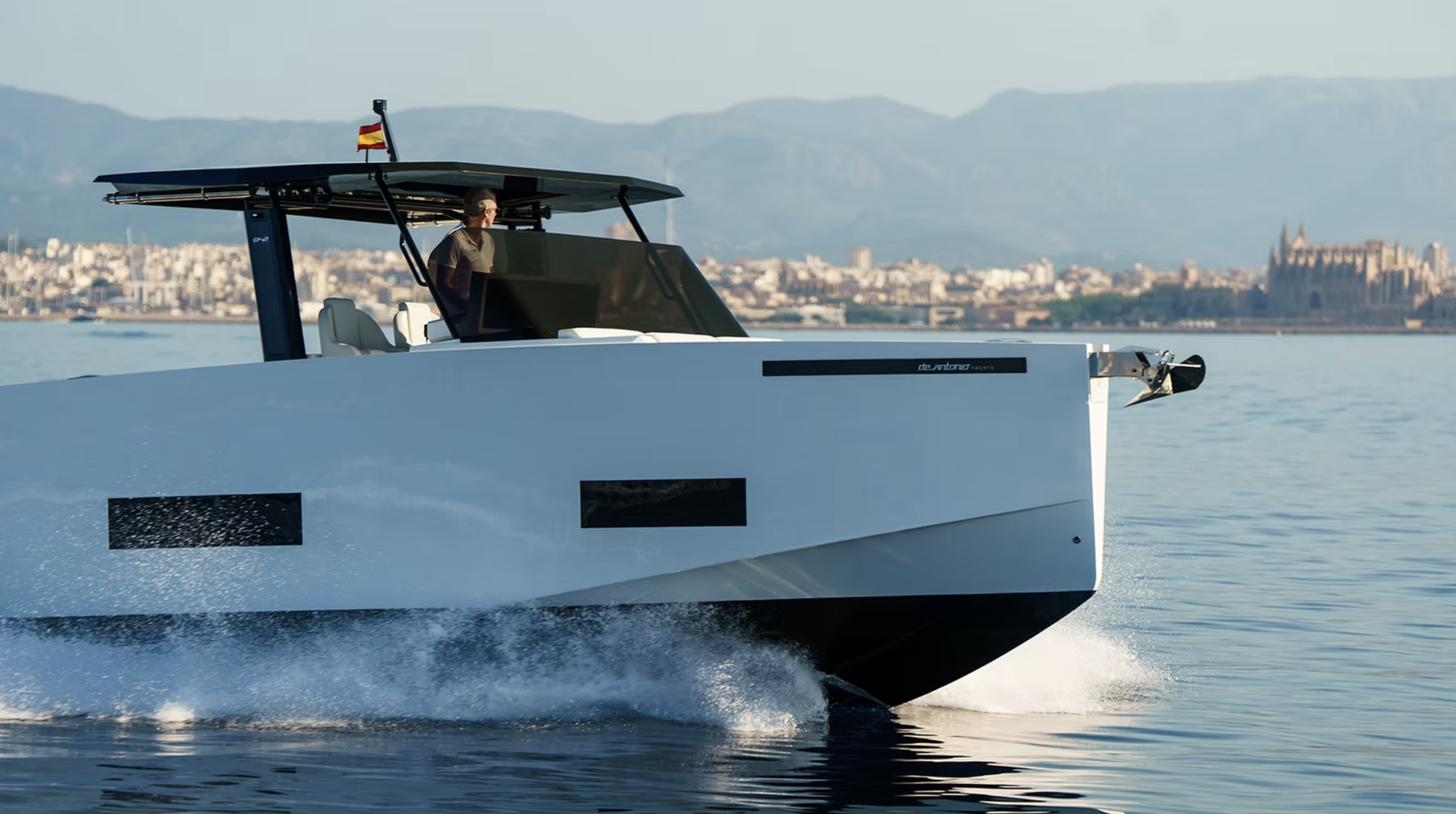 De Antonio D42 – Lancha Walk Around 42 Pies | Hasta 1.200 HP, foto 2
