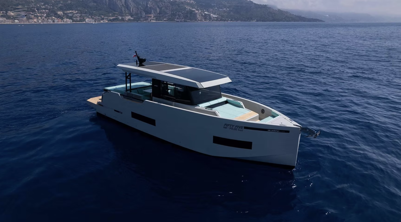 De Antonio D50 Open – Yate Deportivo 50 Pies | Hasta 1.600 HP, foto 4