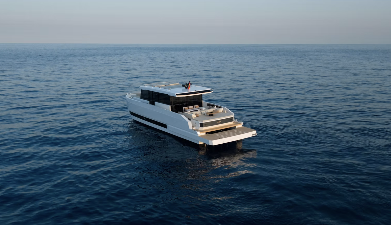 De Antonio D60 – Yate Deportivo 60 Pies | Hasta 2.400 HP, foto 4